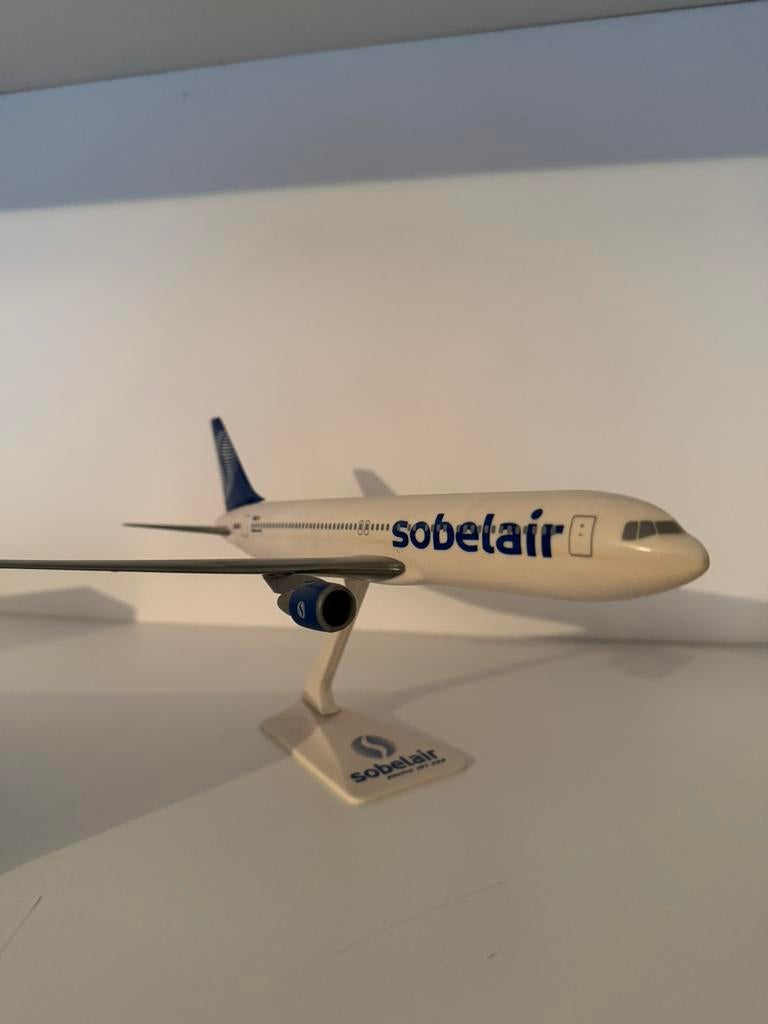 Sobelair Airbus A330 modèle réduit avec support, Collections, Enlèvement, Utilisé, Modèle réduit