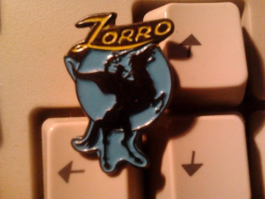 Lot 7 pins cinéma chaplin indiana jones Laurel & Hardy zorro, Collections, Enlèvement ou Envoi, Comme neuf