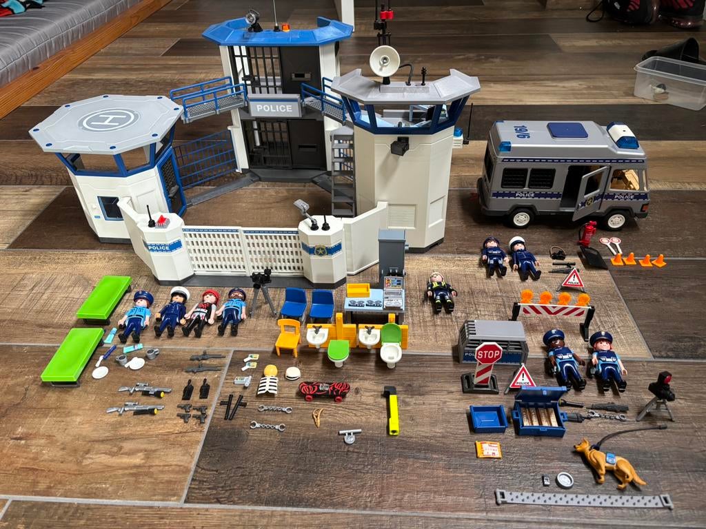 Playmobil prison, police et fourgon, Enfants & Bébés, Jouets | Playmobil, Enlèvement, Comme neuf, Ensemble complet