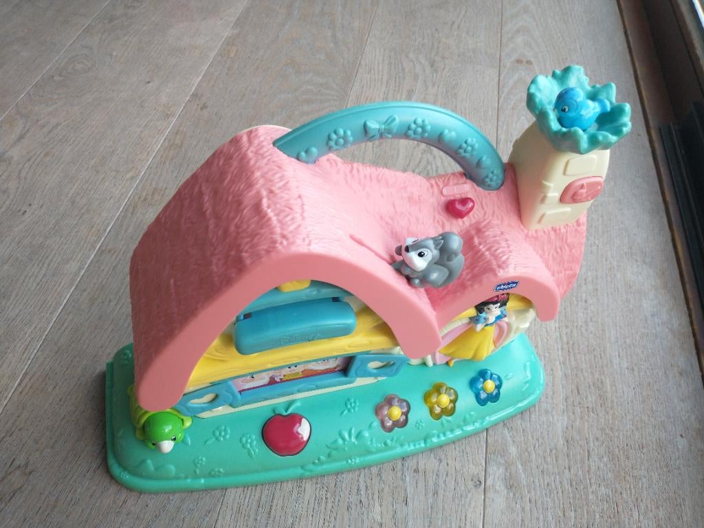 Chicco interactief huisje sneeuwwitje, Ophalen, Sneeuwwitje of Doornroosje, Zo goed als nieuw, Beeldje of Figuurtje