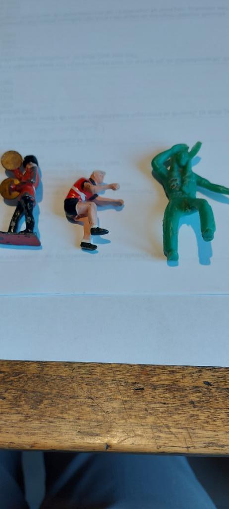 figuurtjes tin, plastieken wielrenner, indiaan, Verzamelen, Poppetjes en Figuurtjes, Ophalen, Gebruikt