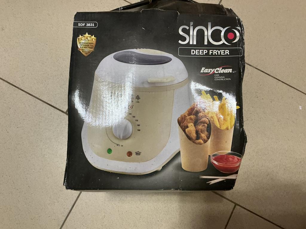 Petite friteuse marque sinbo, Ophalen, Zo goed als nieuw