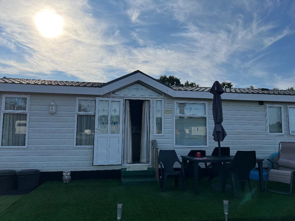 Vaste staancaravan ABI Valencia te koop, Tot en met 2