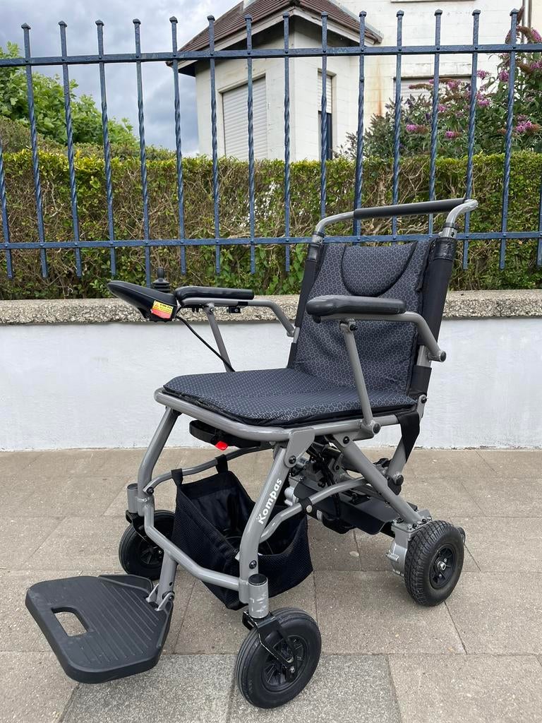 Chaise roulante électrique pliable - Invacare Kompas, Divers, Enlèvement ou Envoi, Pliant, Comme neuf, Fauteuil roulant électrique