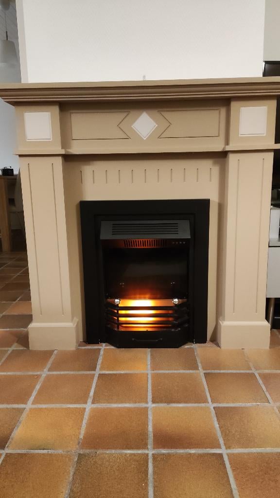 Houten schouw ombouw met elektrische haard, Ophalen, Gebruikt, Inzethaard, Elektrische haard