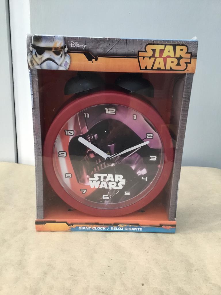 Star Wars grote klok in de vorm van een wekker nieuw, Ophalen of Verzenden, Nieuw, Gebruiksvoorwerp