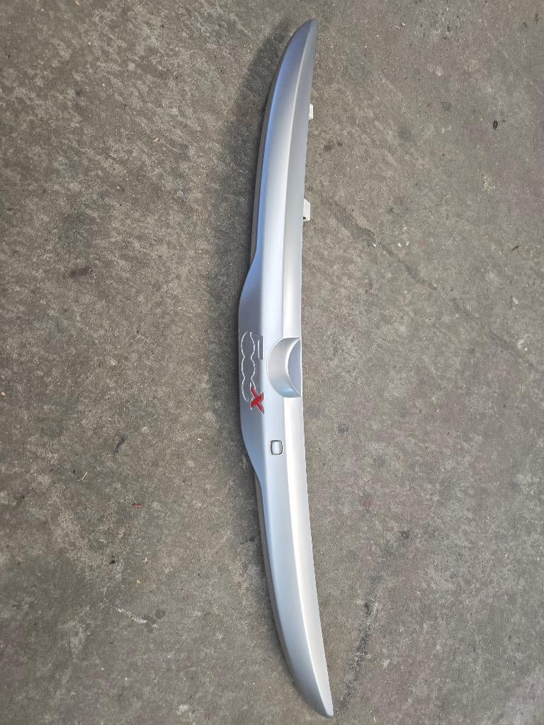 Poignée de porte de valise Fiat 500X, Arrière, Haillon arrière, Enlèvement, Utilisé