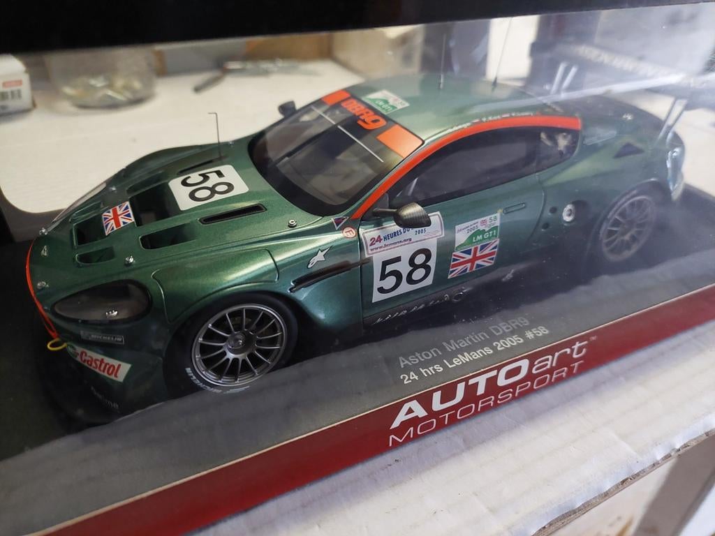 Autoart Aston Martin DBR9 Le Mans, Enlèvement, Comme neuf, Voiture, Autoart