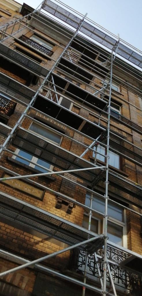 Échafaudages à louer, Enlèvement