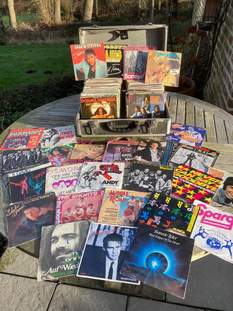 200 SINGLES/Pop-rock-oldies-piraat…, Enlèvement ou Envoi, Comme neuf, Pop