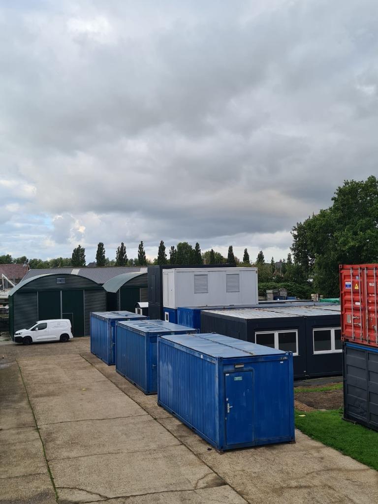 Très grand choix d'unités et de conteneurs à vendre et à lou, Articles professionnels, Machines & Construction | Abris de chantier & Conteneurs