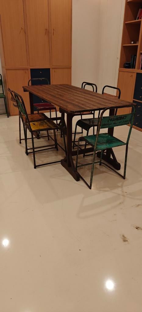 7 vintage stoelen plus tafel (blad op 2 houten schragen), Antiek en Kunst, Ophalen