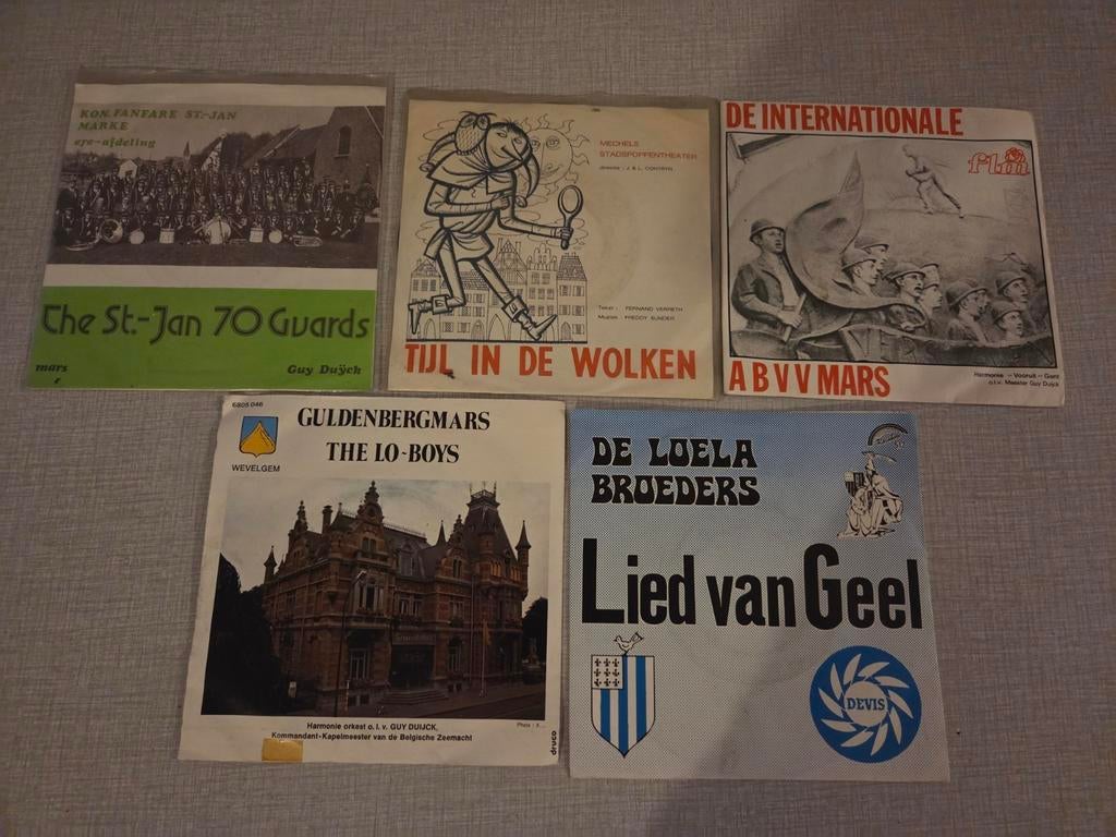 5 x singel varia Vlaams, pakketprijs mogelijk, Ophalen of Verzenden, Zo goed als nieuw