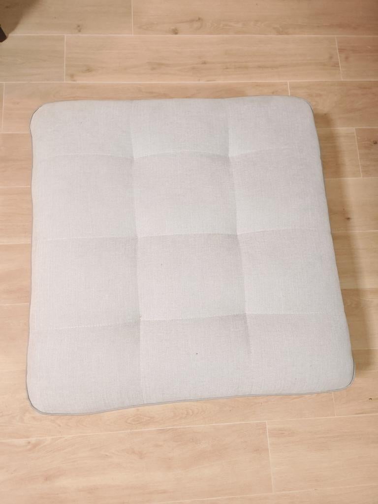 Très joli pouf gris de Henders and Hazel, Enlèvement