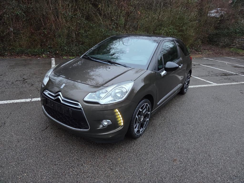 Citroën ds3 78565 km 2014, Auto's, Voorwielaandrijving, Stof, Parkeersensor, Zwart