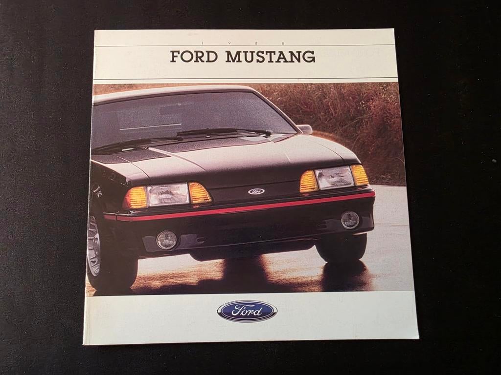 Brochure de la Ford Mustang 1988 aux États-Unis, Livres, Autos | Brochures & Magazines, Enlèvement ou Envoi, Ford