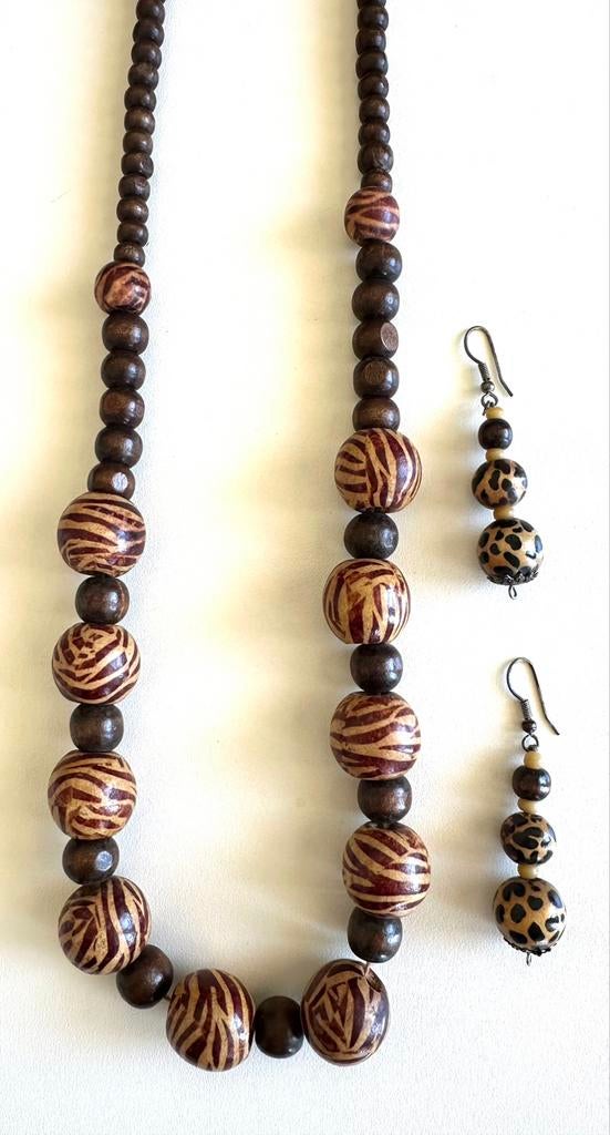 Houten halsketting en oorbellen uit de jaren 80, Gebruikt