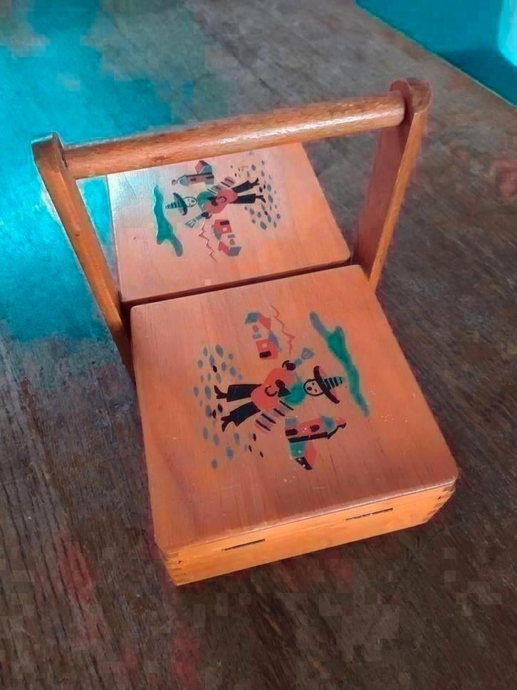 Mijn eerste naaikistje, Antiek en Kunst, Ophalen of Verzenden