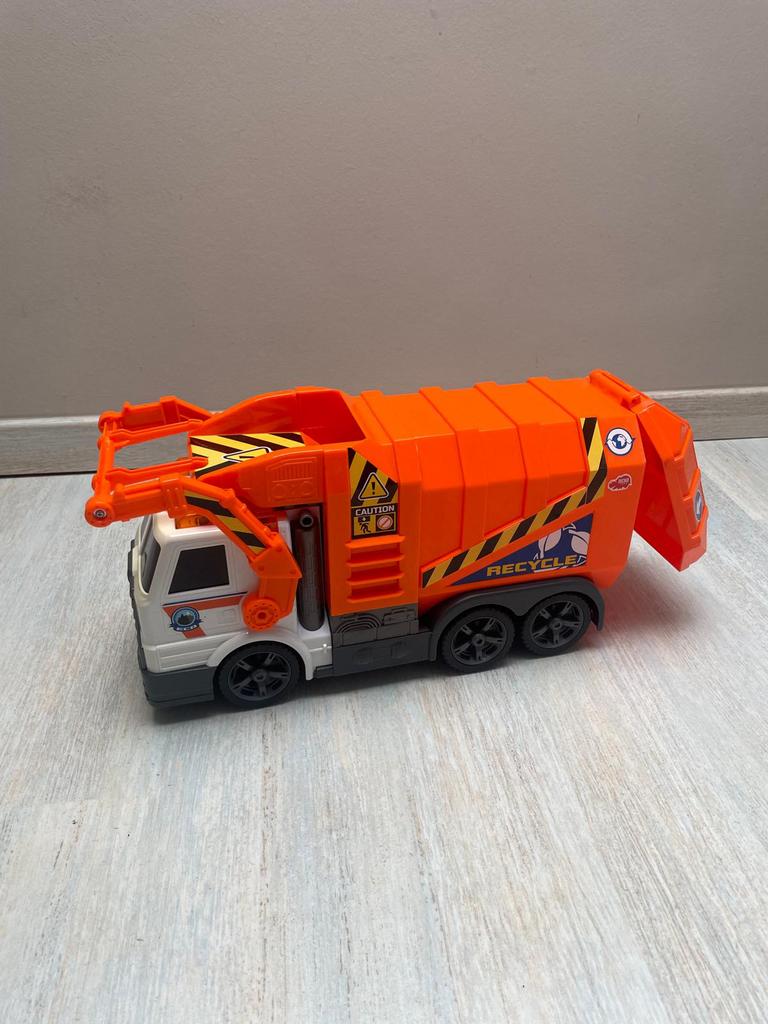 Camion poubelle, Enlèvement, Utilisé