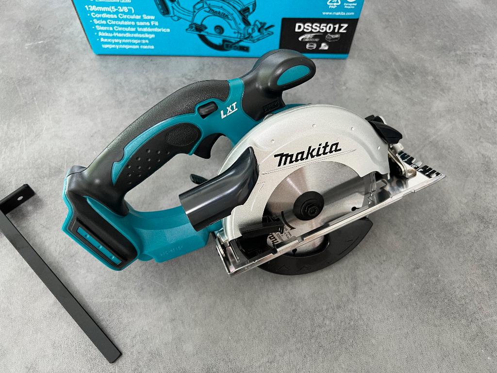 MAKITA DSS501ZJ 18V ACCU CIRKELZAAG LXT Li-ion INVALZAAG, Doe-het-zelf en Bouw, Gereedschap | Zaagmachines, Nieuw, Cirkelzaag