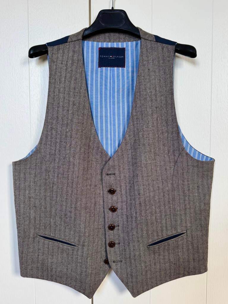 Tommy Hilfiger Tailored Gilet Maat 52, Kleding | Heren, Kostuums en vesten, Zo goed als nieuw, Maat 52/54 (L), Bruin, Ophalen of Verzenden