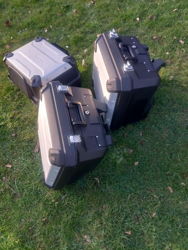 Top case et valises latérales Honda Africa Twin 1000 CRF, Motos, Enlèvement, Utilisé