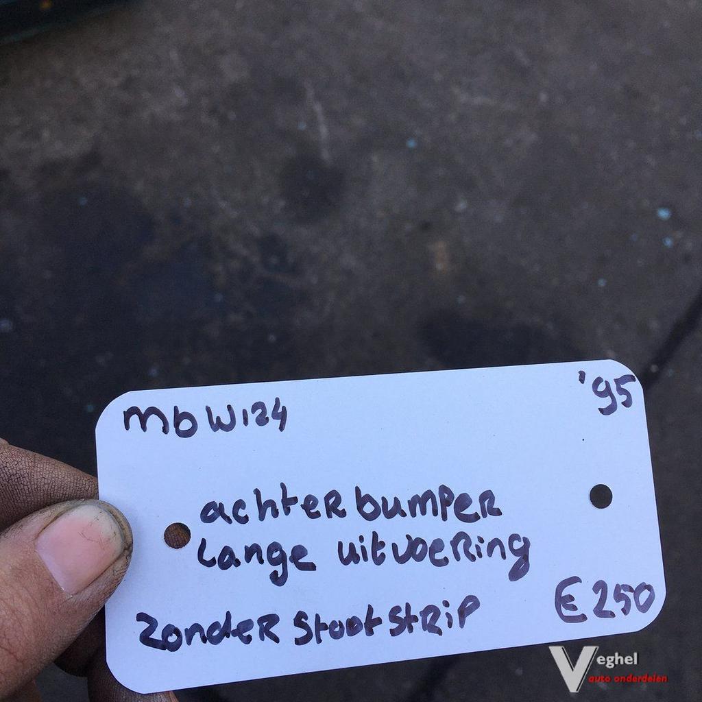 Mercedes W124 Sedan1995 Achterbumper ( zonder stootlijst ), Ophalen, Gebruikt, -, -