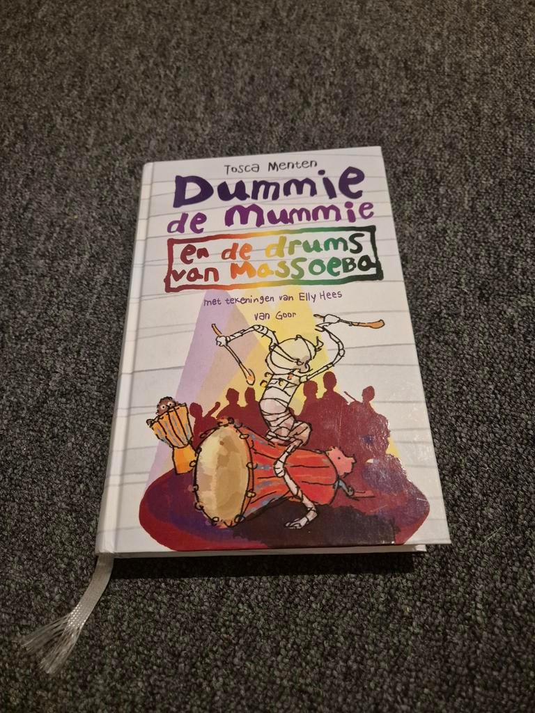 Tosca Menten - Dummie de mummie en de drums van Massoeba, Boeken, Kinderboeken | Jeugd | 10 tot 12 jaar, Ophalen