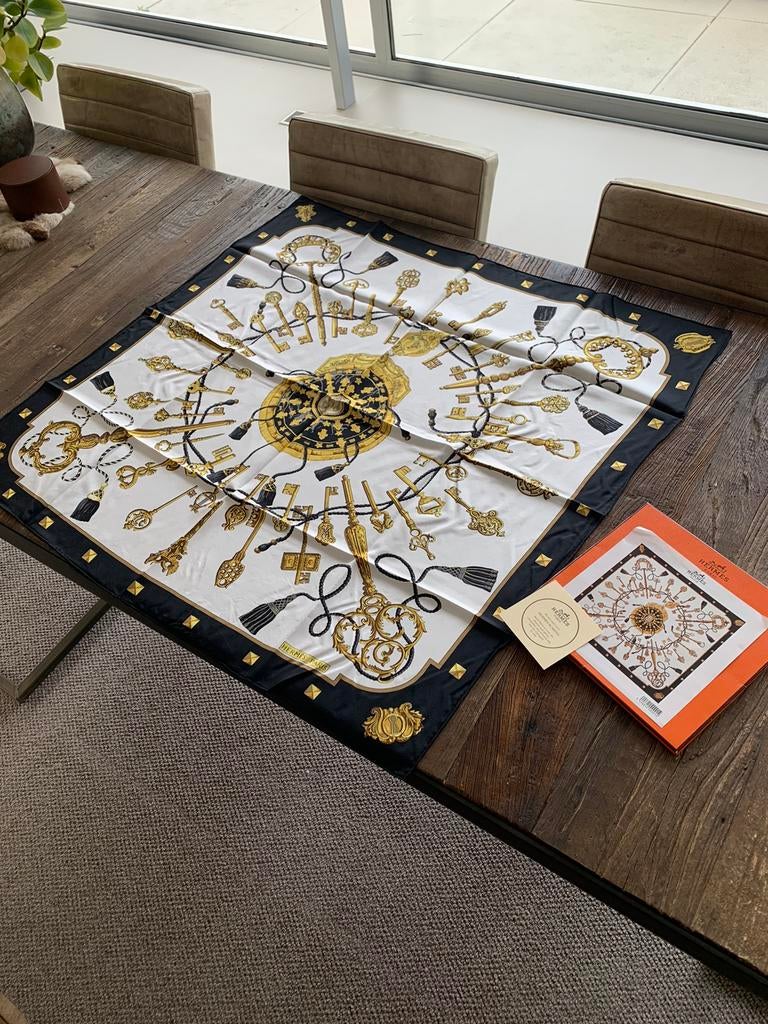 Hermès zijden sjaal “Les clefs” topstaat, Kleding | Dames, Mutsen, Sjaals en Handschoenen, Ophalen, Zo goed als nieuw, Sjaal