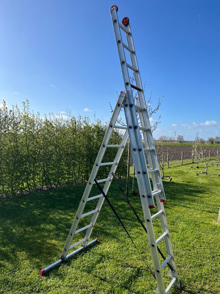 3 delige ladder  3x9, Doe-het-zelf en Bouw, Ladders en Trappen, Ophalen, Zo goed als nieuw, Ladder, Opvouwbaar of Inschuifbaar