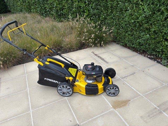 Grasmaaier zelftrekkend Benzine, Ophalen, Cirkelmaaier, Zo goed als nieuw, Opvangbak