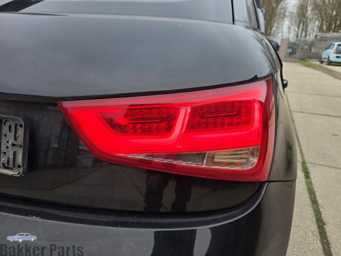Feu arrière droit d'un Audi A1, Autos : Pièces & Accessoires, Éclairage, Audi, Utilisé, 3 mois de garantie