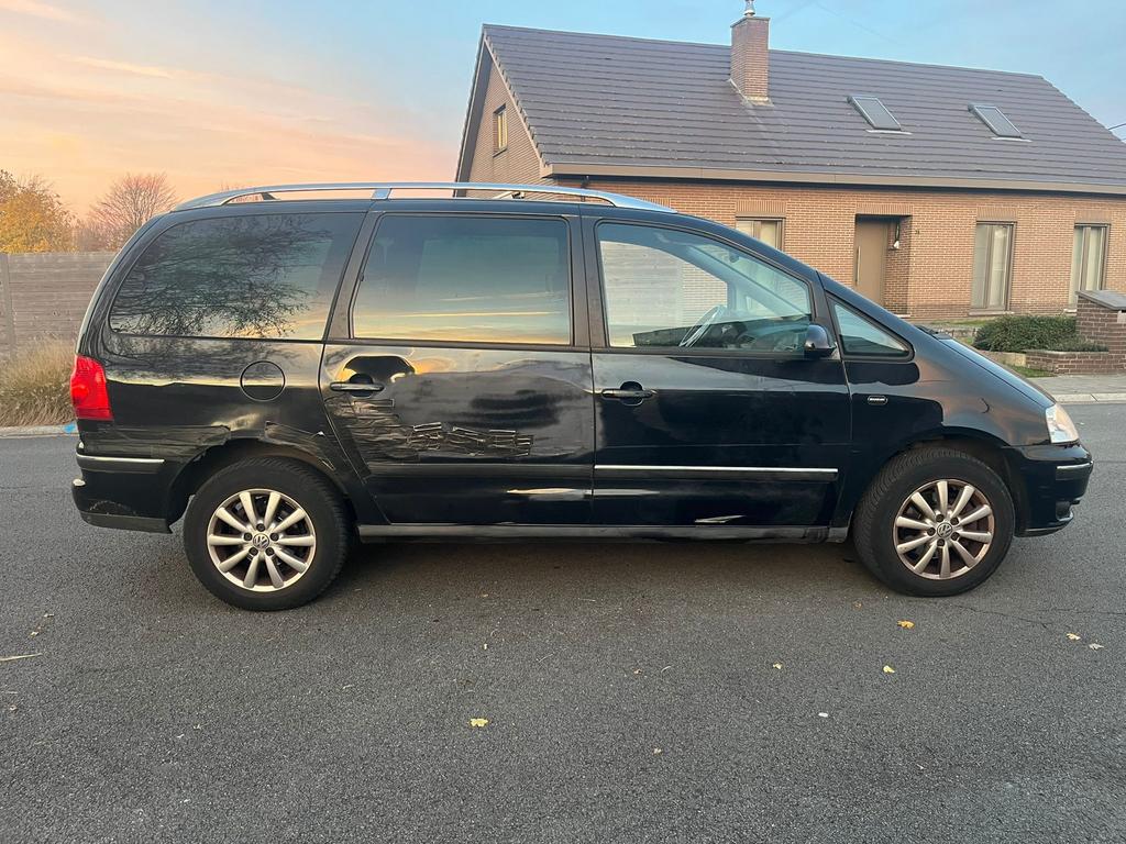 Vw sharan 1.9 tdi 209000 km 5 zitplaatsen 03/2010, Auto's, Volkswagen, Monovolume, 4 cilinders, Zwart, 5 deurs
