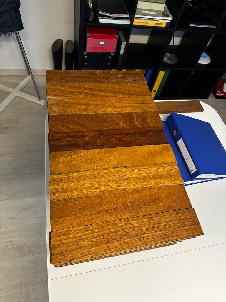 Parquet massif de 7,5 cm x 40 cm x 2 cm d'épaisseur, Enlèvement, Comme neuf