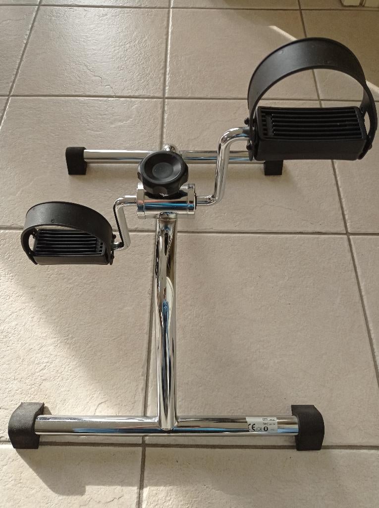 Pedaaltrainer, Sport en Fitness, Fitnessapparatuur, Ophalen, Overige typen, Aluminium, Zo goed als nieuw