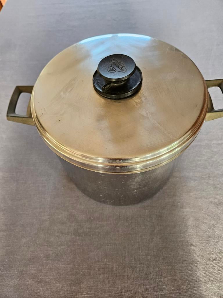 Demeyere kookpot diam 24, Huis en Inrichting, Keuken | Potten en Pannen, Ophalen