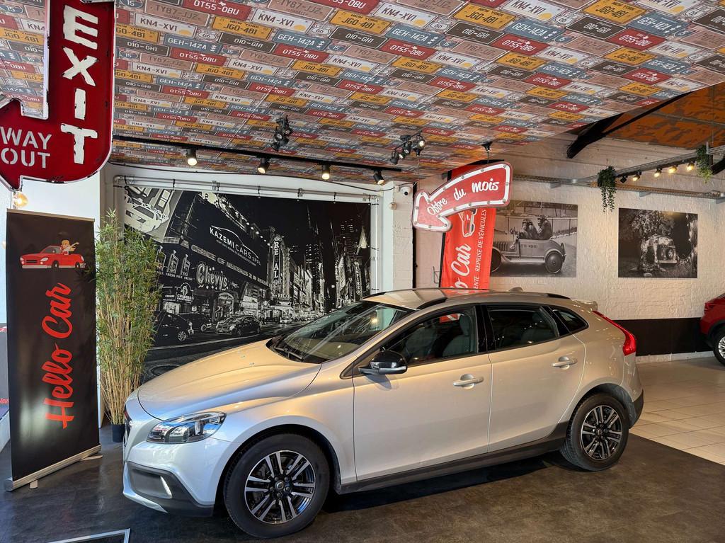 Volvo V40 Cross Country * 2.0 T3 * CARNET * SIEGES CHAUFFANT, Auto's, Volvo, Stof, Gebruikt, 4 cilinders, 1969 cc