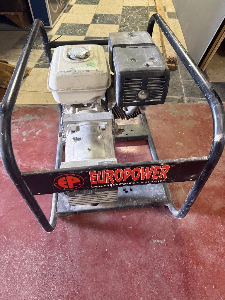 Générateur Europower EP4100, Bricolage & Construction, Générateurs, Enlèvement, Utilisé, Moins de 5 kVA, Essence