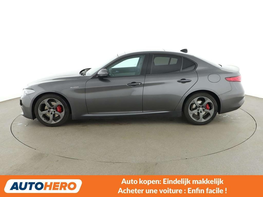 Alfa Romeo Giulia 2.2 JTDM Rosso Edizione (automatique), Autos, Cuir, Argent ou Gris, Détection des panneaux routiers, Noir