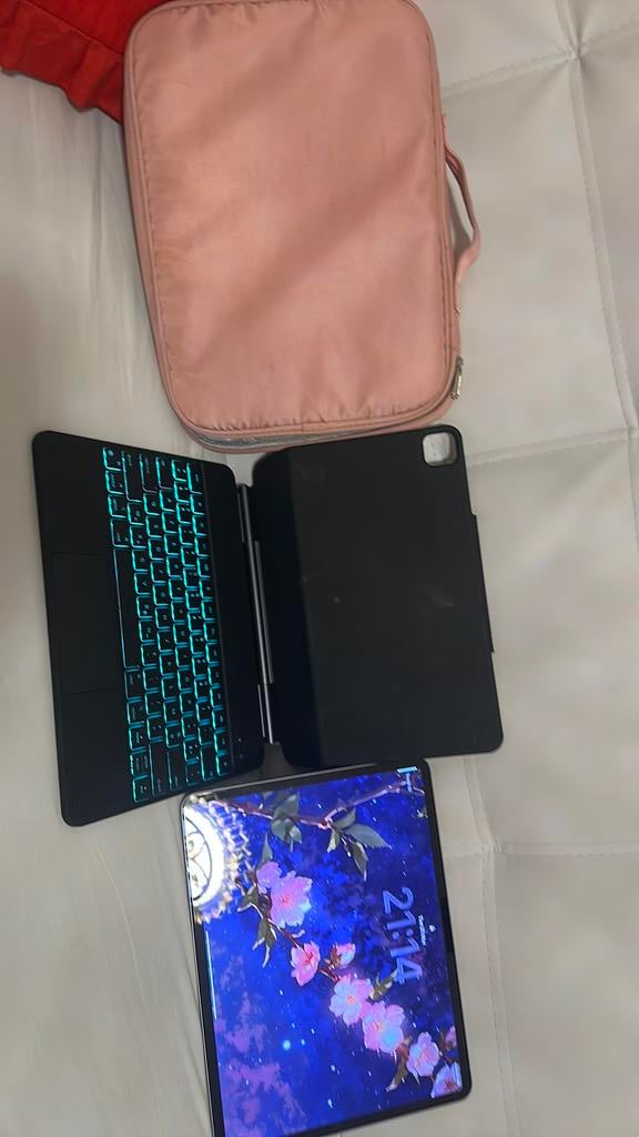 iPad Air 13 pouces M3 + clavier + accessoires - TOP état, Neuf, Gris, Apple iPad Air, 13 pouces ou plus