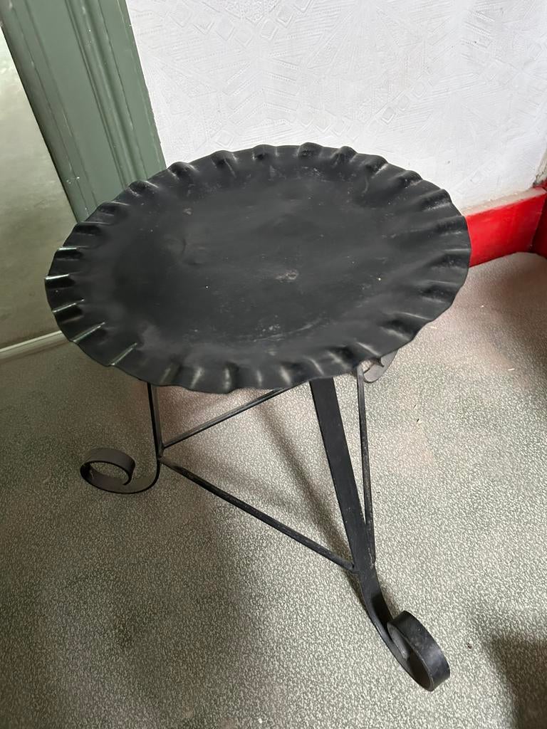 Artistiek tafeltje, Ophalen