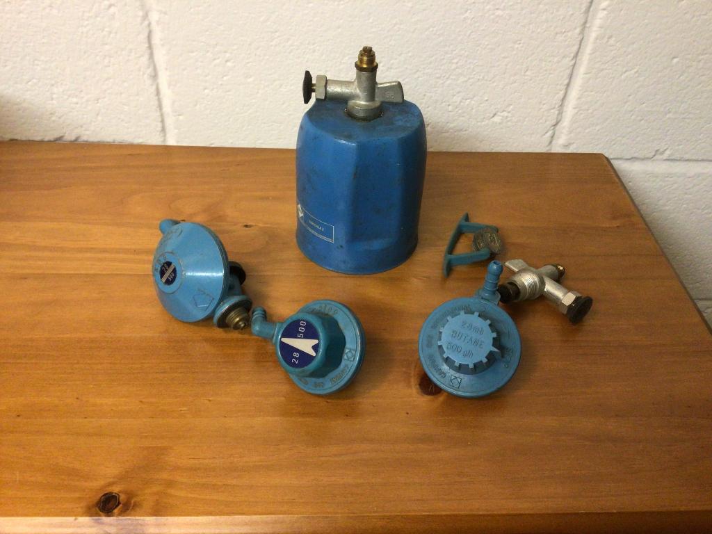 Lot Détenteurs gaz etc, Enlèvement