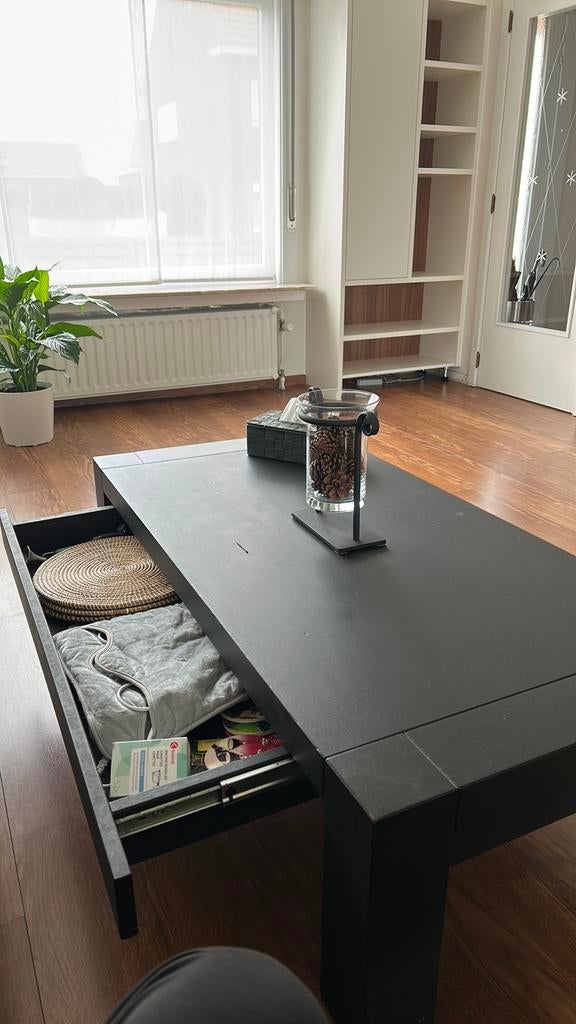 Table basse en chêne noir avec tiroir, Maison & Meubles, Enlèvement, Utilisé