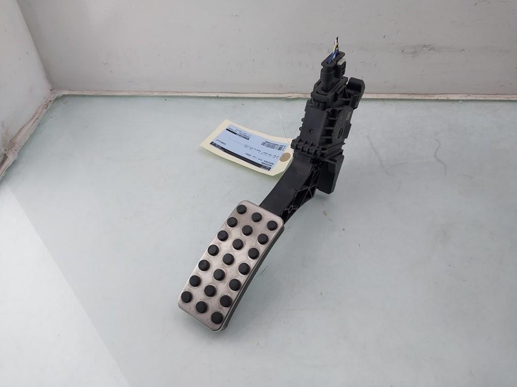 PEDALE D'ACCELERATEUR CLA (118.3) (|A1773001900|), Utilisé, Mercedes-Benz