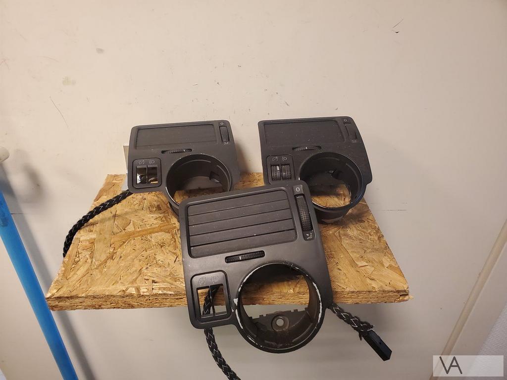 VW Golf 4 / Bora R32 luchtrooster links bij lichtschakelaar, Autos : Pièces & Accessoires, Volkswagen, -, Utilisé, -