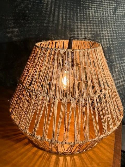 ABAT-JOUR EN MACRAMÉ. COMME NEUF., Maison & Meubles, Lampes | Abat-jour, Neuf, Rond, Brun, 25 à 50 cm