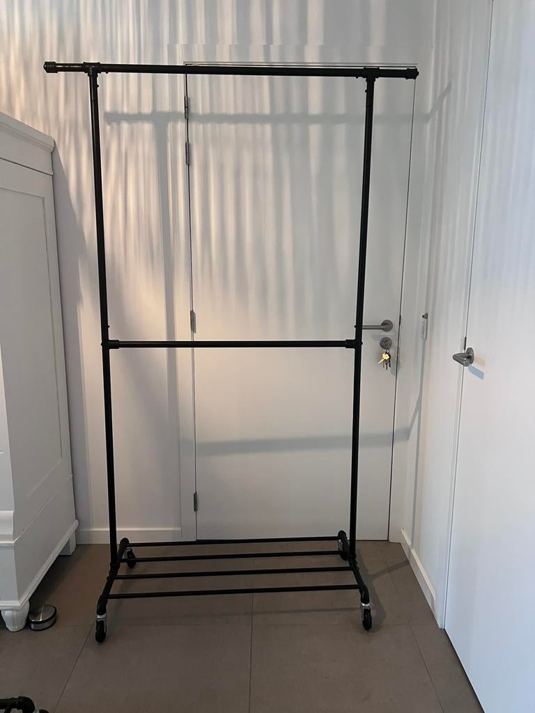 Kledingrek op wielen, zwart staal, stevig!, Enlèvement, Comme neuf