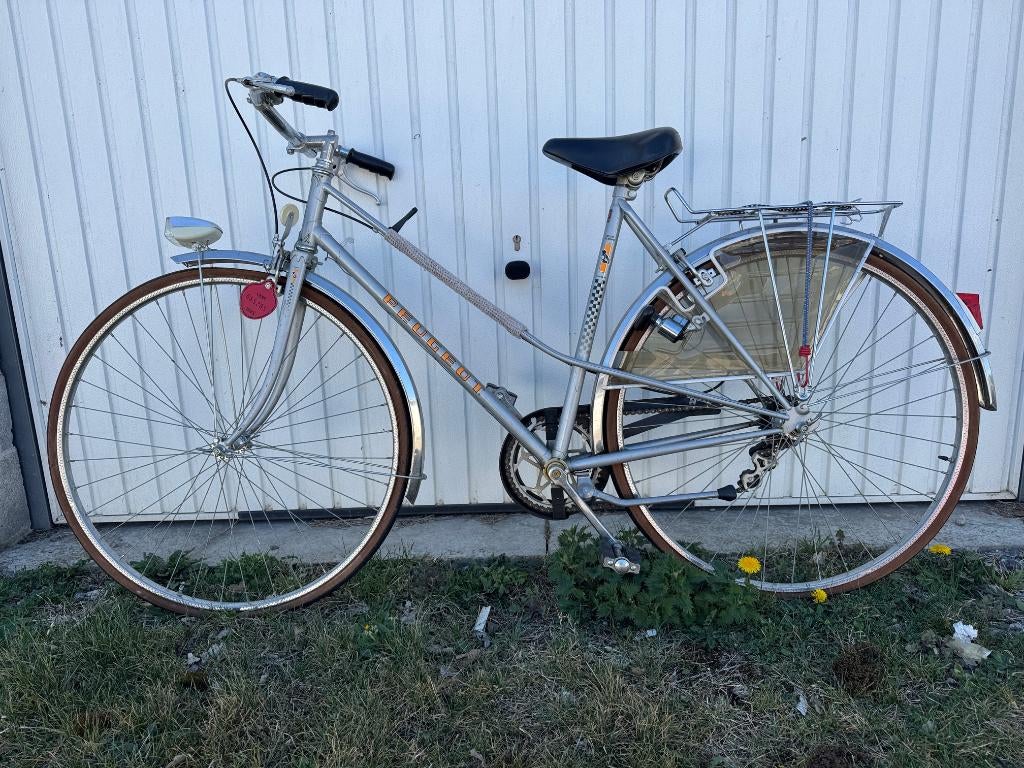 Vélo Vintage PEUGEOT Dame avec dynamo, complet, roule parfai, Vélos & Vélomoteurs, Autres marques, Vitesses, 53 à 56 cm, Enlèvement