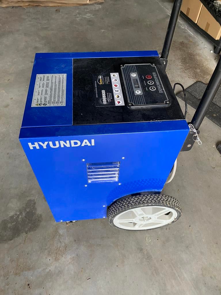 Hyundai 50l/90 l pro luchtontvochtiger, Ophalen, Gebruikt