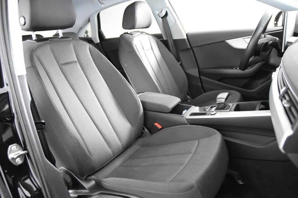 Audi A4 35 TDi Limousine *1ste Eigenaar*Leer*Navigatie*, Auto's, Audi, Automaat, 4 deurs, 4 cilinders, A4